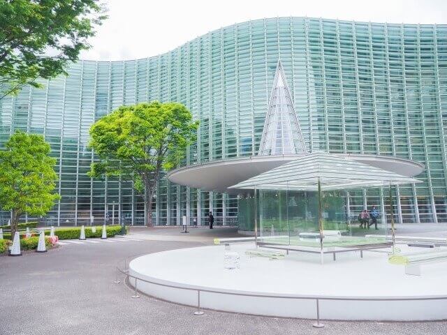 国立新美術館